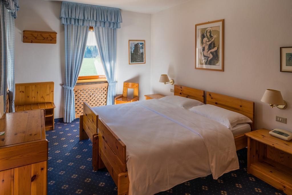 Standard Double or Twin Room,632046018:JPEG